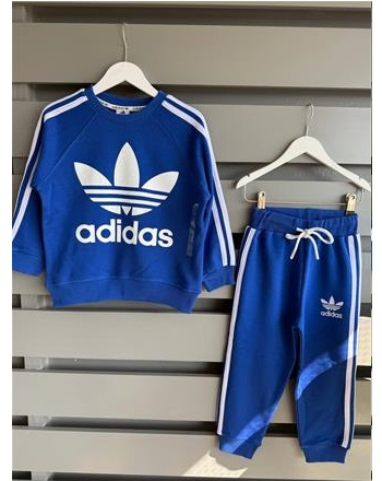 Adidas mavi takım { 3\10 YAŞ ARASI }